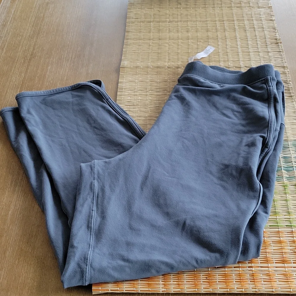 LULULEMON  ATHLETIC  WORK OUT PANTS - Picture 6 of 9
